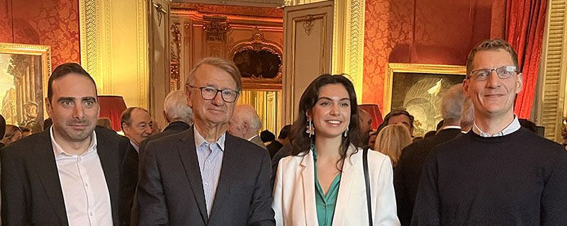 De gauche à droite sur la photo : Sylvain GROUSSON - Ailia, François PIERSON - Président d'AGIPI, Anaëlle ROMAN - inLux Biotech, Olivier BONTEMPS - SMaLL
